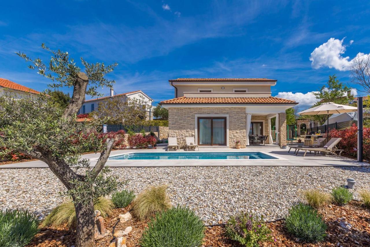Holiday House Villa Andro Pinezici  Exterior photo